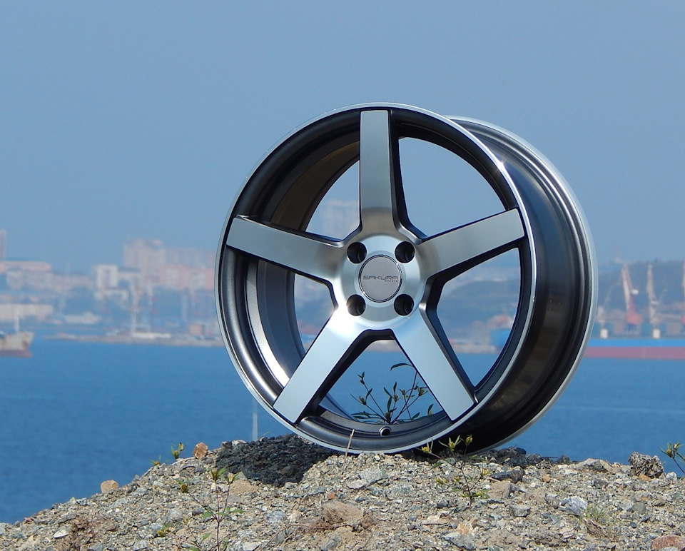 Новые диски 5 150 r18 sakura wheels белые фото