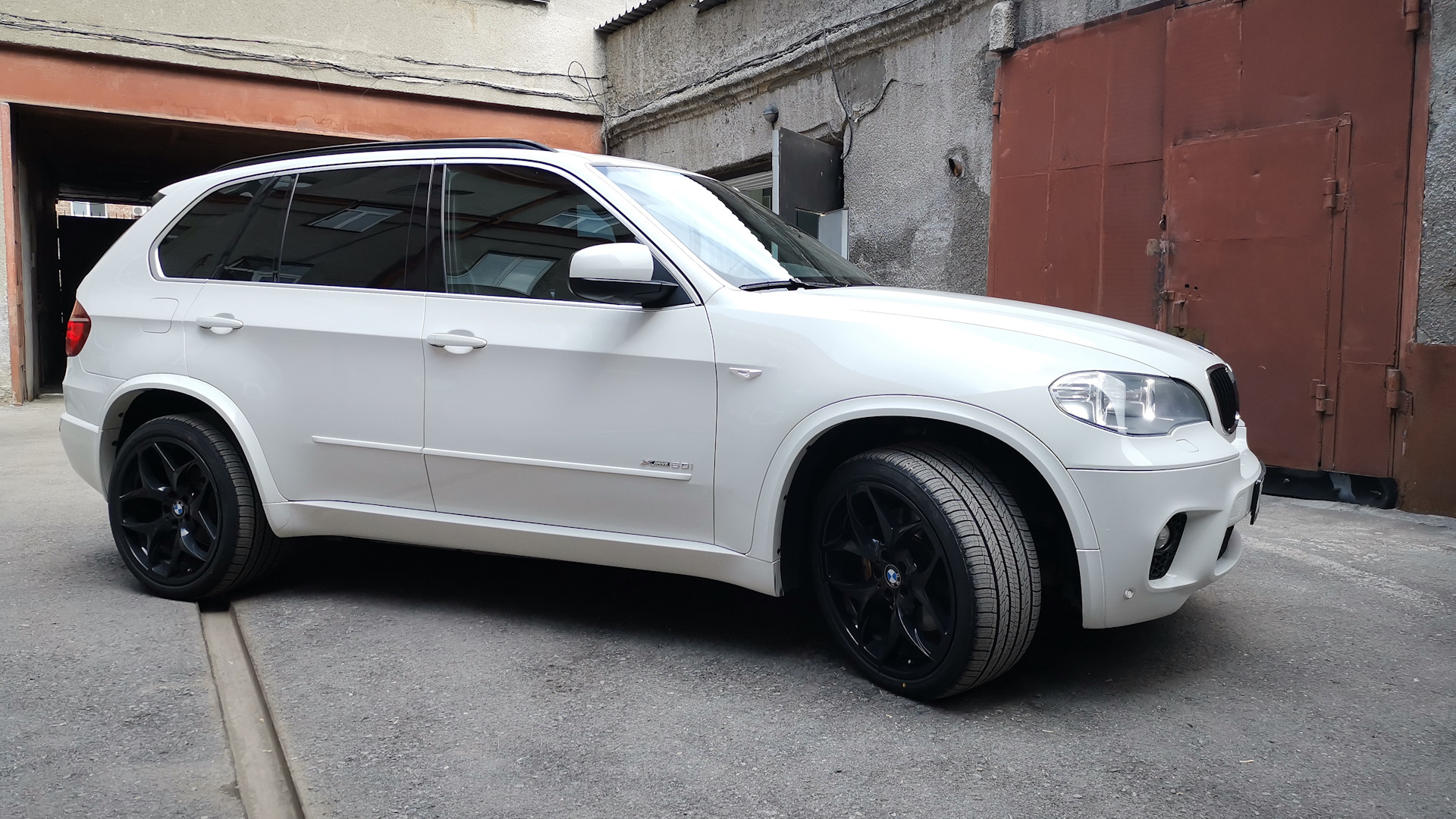 BMW X5 (E70) 4.4 бензиновый 2011 | Белый зефир на DRIVE2