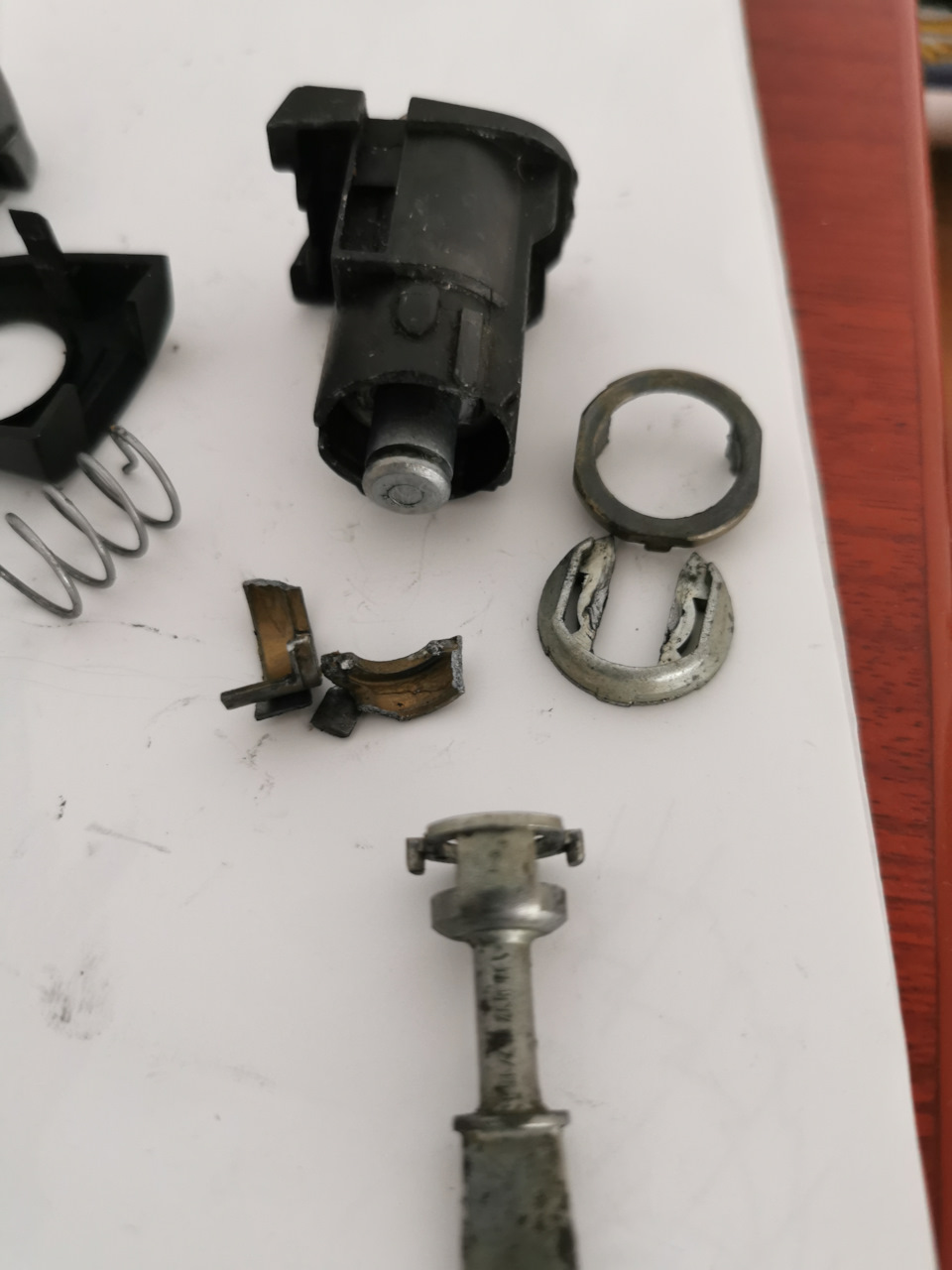 Повернулась личинка в замке — Volkswagen Golf Mk4, 1,4 л, 1998 года ...