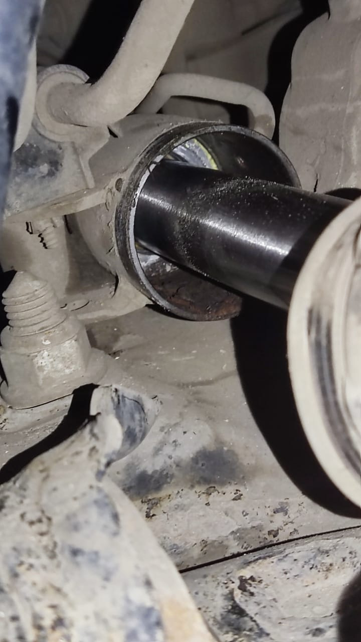 Устраняю люфт рулевой рейки — Volvo XC70 III, 2,4 л, 2014 года | своими ...