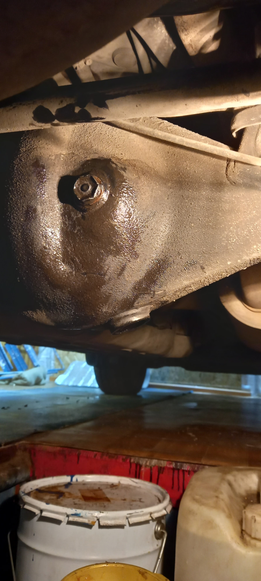 Вторая замена масла в переднем редукторе и заднем мосту. — Toyota Land ...