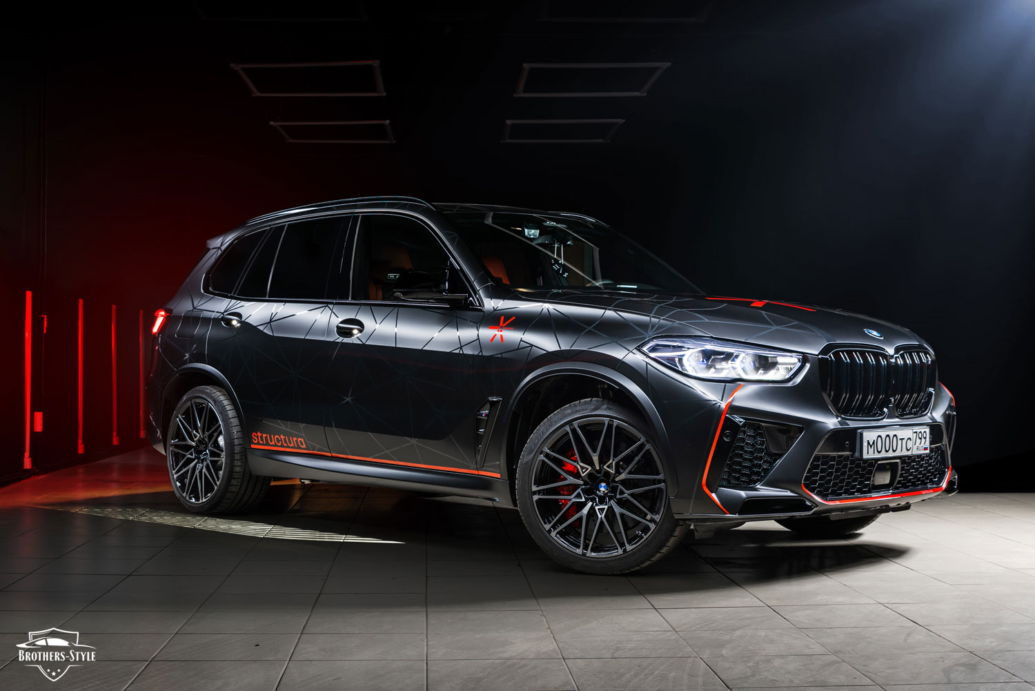 Бмв х5 м компетишн 2024 тюнинг Оклейка BMW X5 M Competition чёрной матовой плёнкой с нанесением дизайна - Broth