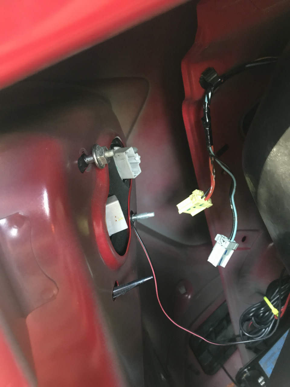 Вода в багажнике / диодные лампы в задние фонари / Fm-трансмиттер ...