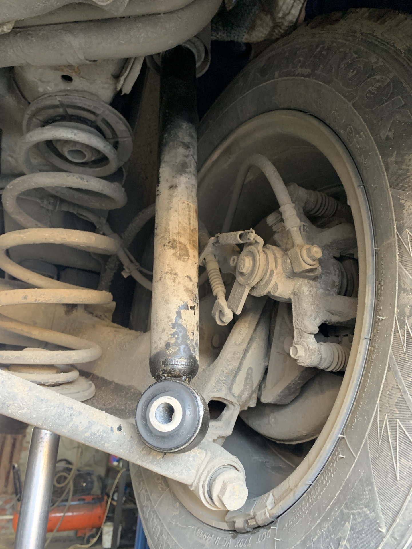 Замена сайлентблока (втулки) амортизатора Astra j — Opel Astra J, 1,6 л ...