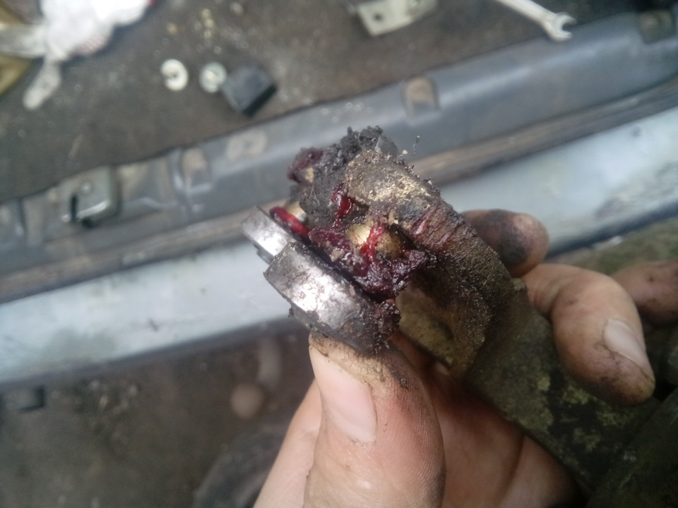 Причина, как мне показалось, была в штивте этого подшипника. — Lada 2120 Надежда