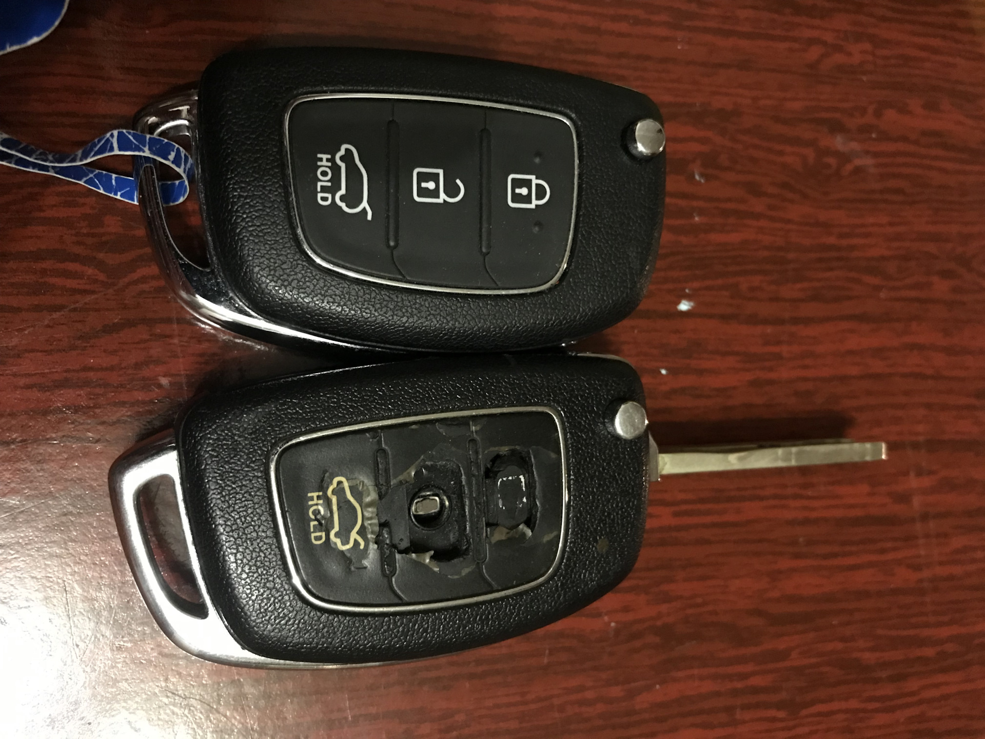 Другой корпус ключа Солярис 2. Штатный ключ на Солярис 2012. Родные ключи от Соляриса. Замена ключа Солярис 2.