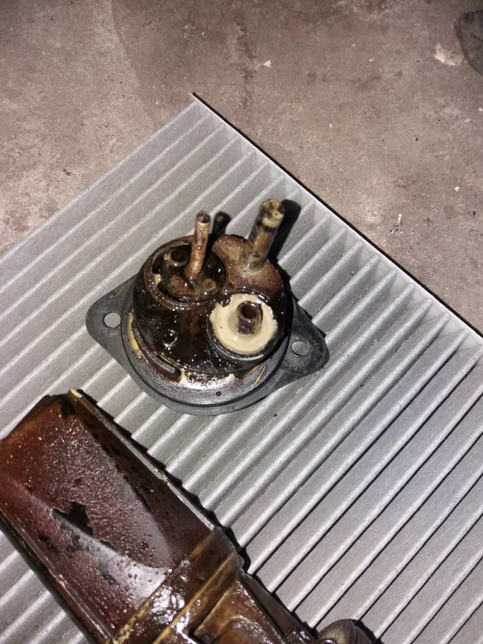 Чистка маслоотделителя Skoda Fabia MK1 — Skoda Fabia Mk1, 1,2 л, 2006 ...