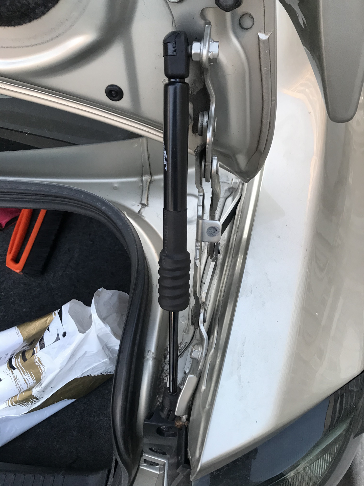 открывание багажника ланцер 10. автоматическое открывание багажника лансер 10. автоматическое открывание багажника митсубиси лансер 10. открытие багажника с брелка лансер 9. лансер 10 открывание багажника.