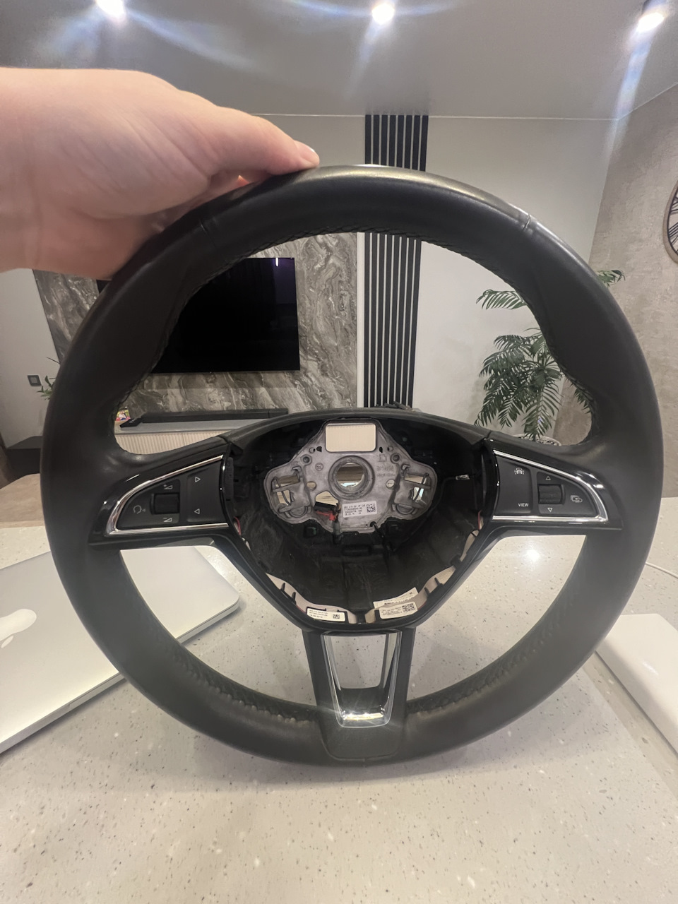 Установка руля с подогревом — Skoda Superb Mk3, 1,8 л, 2018 года ...