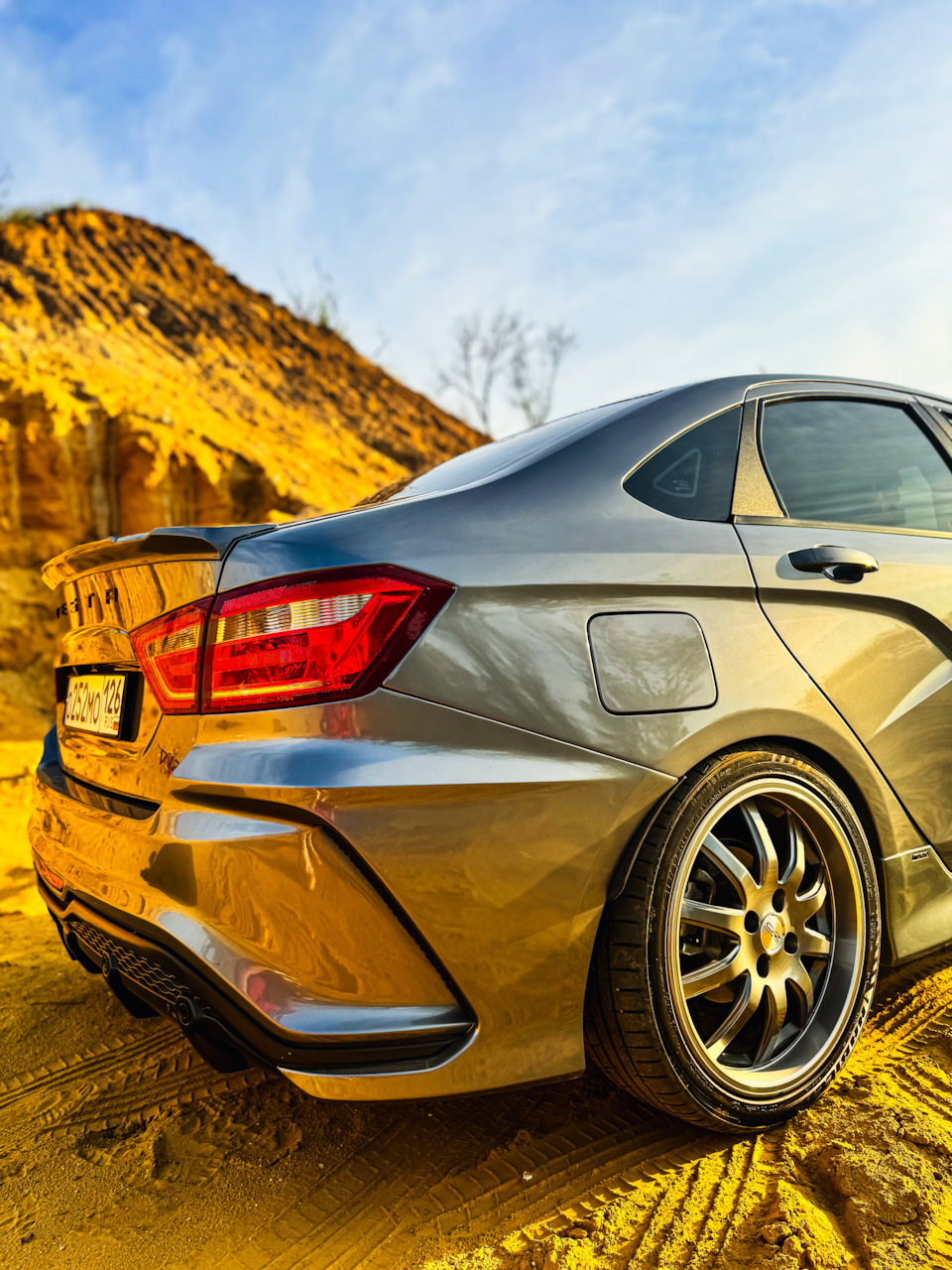 Что за пЭрсик 🔞💖✨ — Lada Vesta (1G)