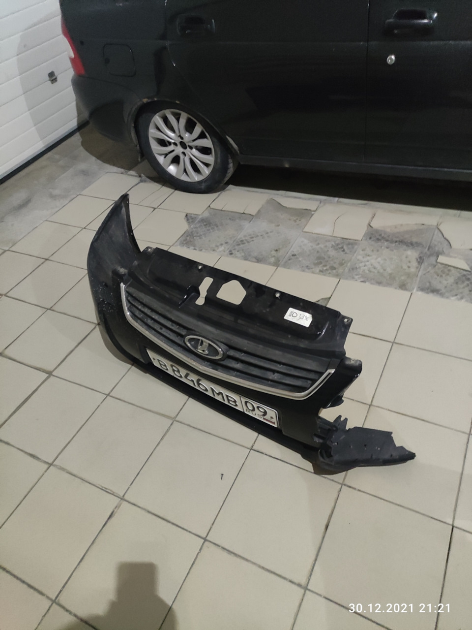 Снег ручник… Последствия🤣🤣 — Lada Приора хэтчбек, 1,6 л, 2010 года ...