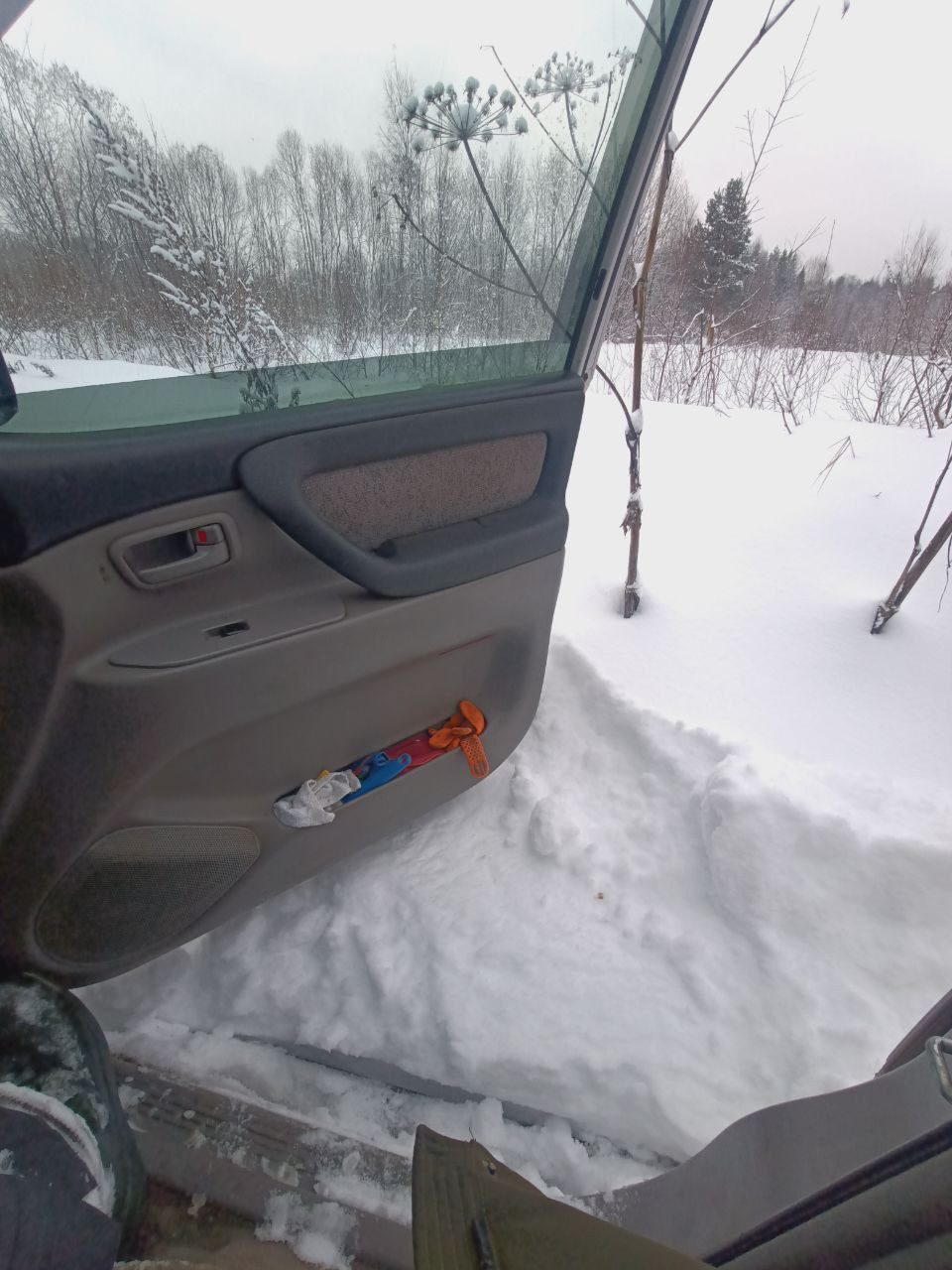 уровень сугробов — Toyota Land Cruiser 100