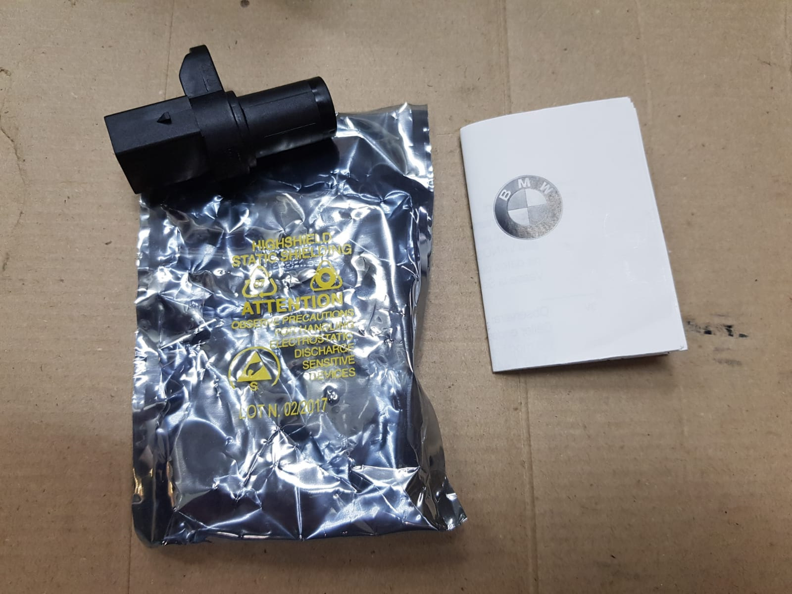 Датчик выпускного распредвала. Датчик выпускного распредвала. Датчик распредвала n54b30. Датчик выпускного распредвала. Датчик распредвала бмв м54.