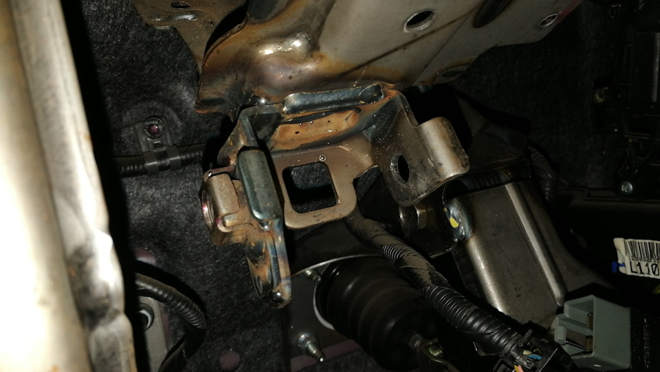 Устранение стука в рулевой колонке — Hyundai Solaris, 1,6 л, 2012 года ...