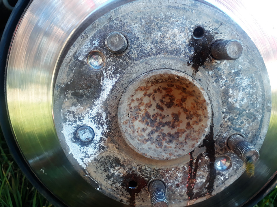 Замена шпильки заднего колеса — Honda Civic 4D (8G), 1,8 л, 2007 года ...