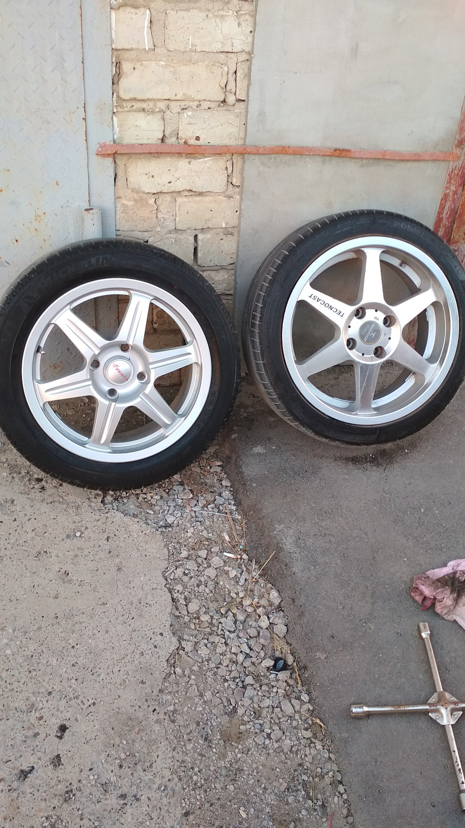 Плановая регулировка клапанов и обивка крышки богажника. — LADA Гранта ...