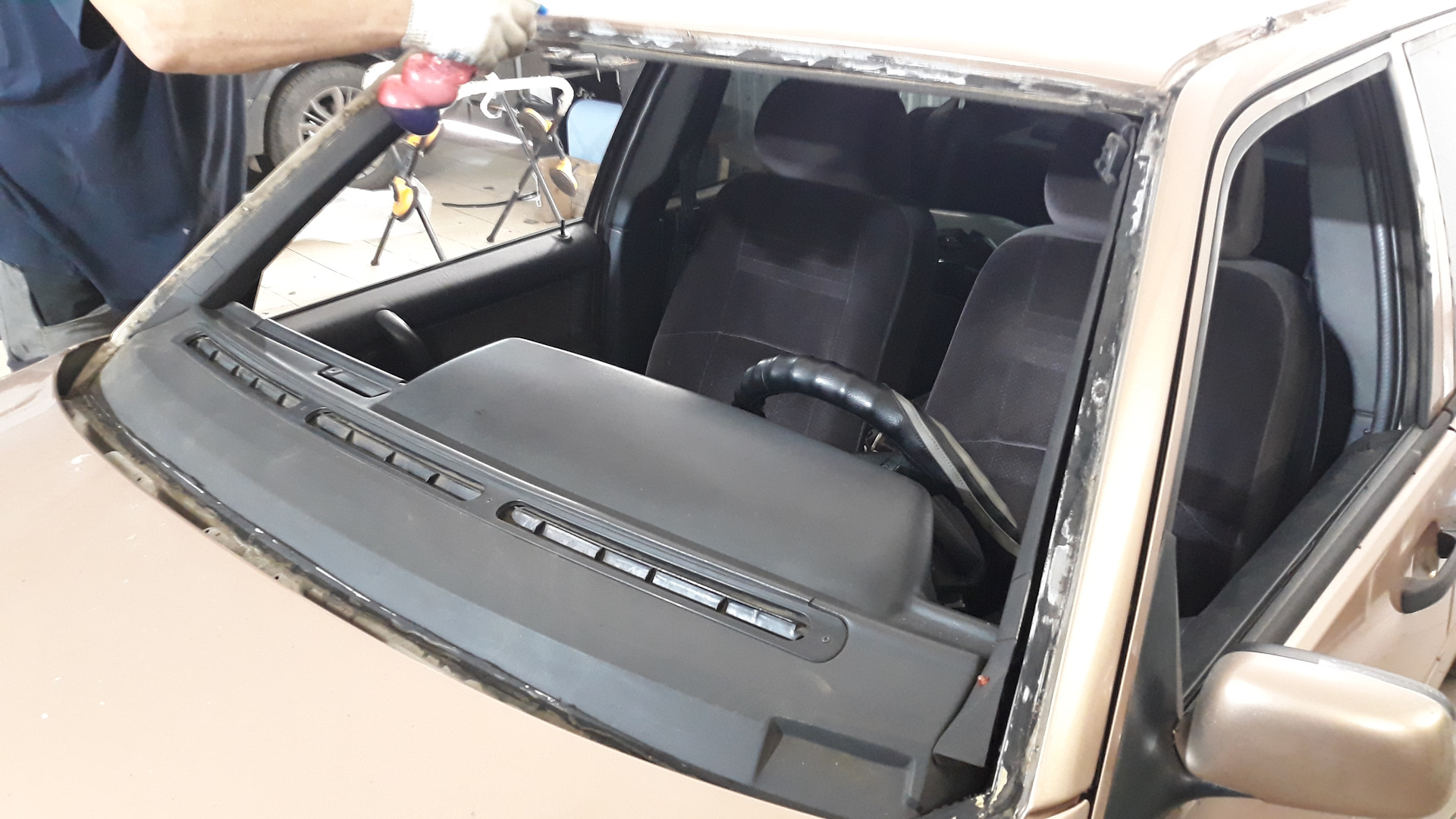 Купить Лобовое Стекло Вольво 960