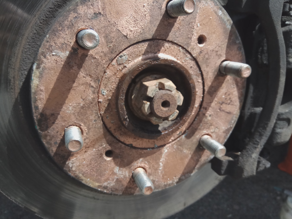 Стук при нажатии на педаль тормоза — Mitsubishi L200 (4G), 2,5 л, 2007 ...