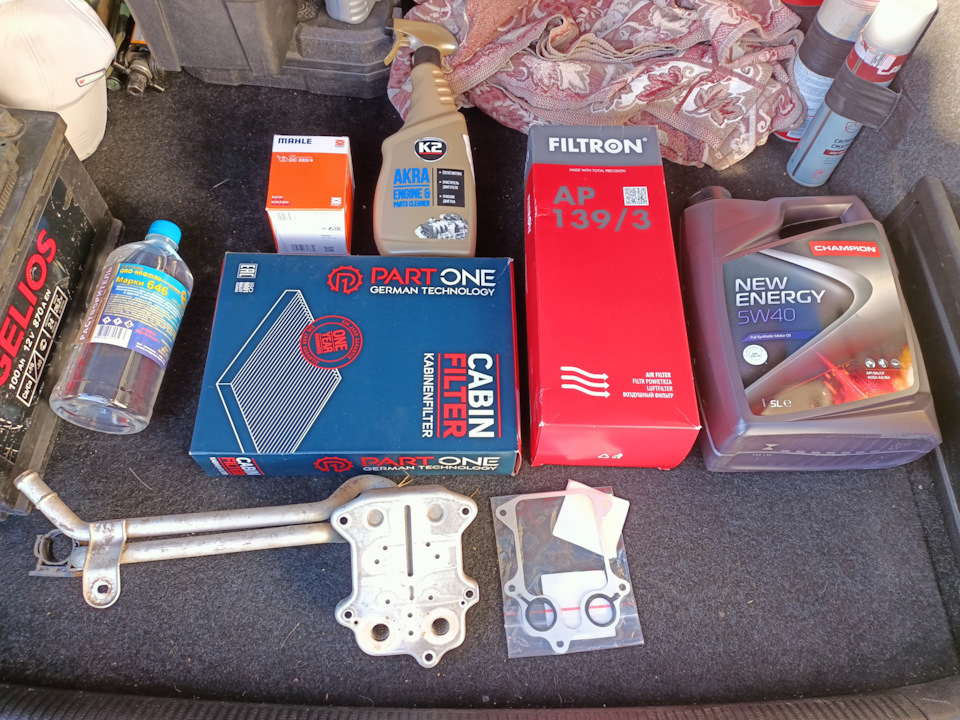 Замена масляного радиатора (теплообменника), масла и фильтров ...