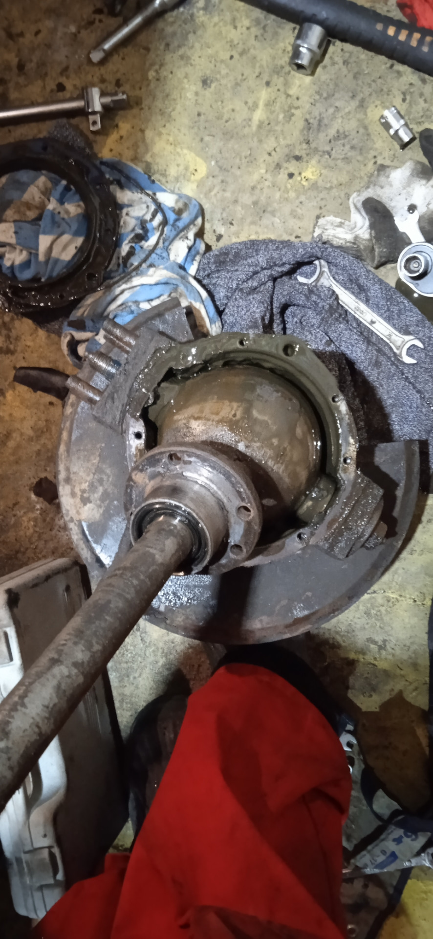 Замена сальника поворотного кулака — УАЗ Patriot, 2,7 л, 2013 года ...