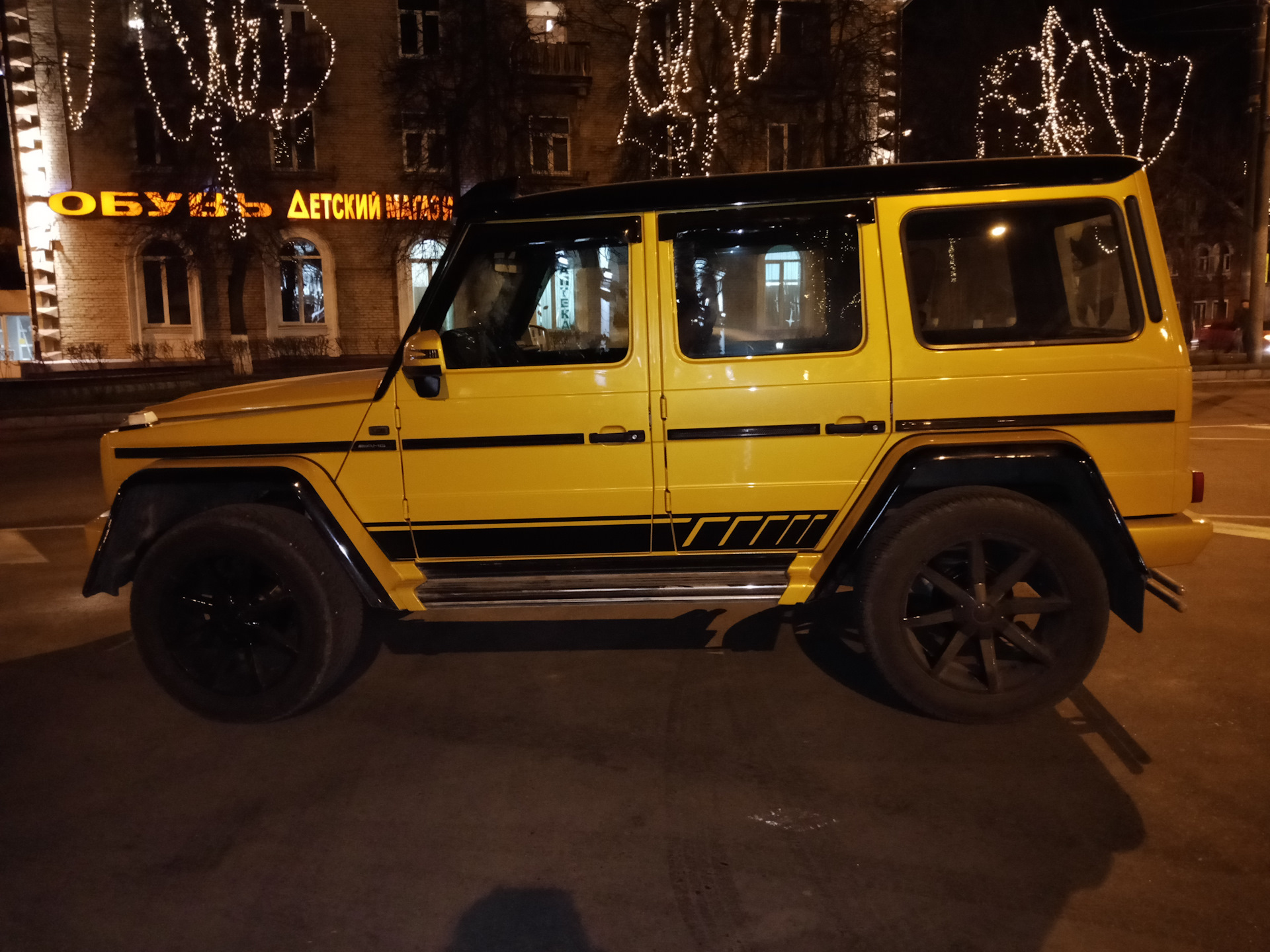 Mercedes g63 AMG Р¶РµР»С‚С‹Р№