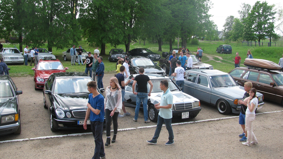 Фото в бортжурнале Mercedes-Benz E-Class Estate (S124)