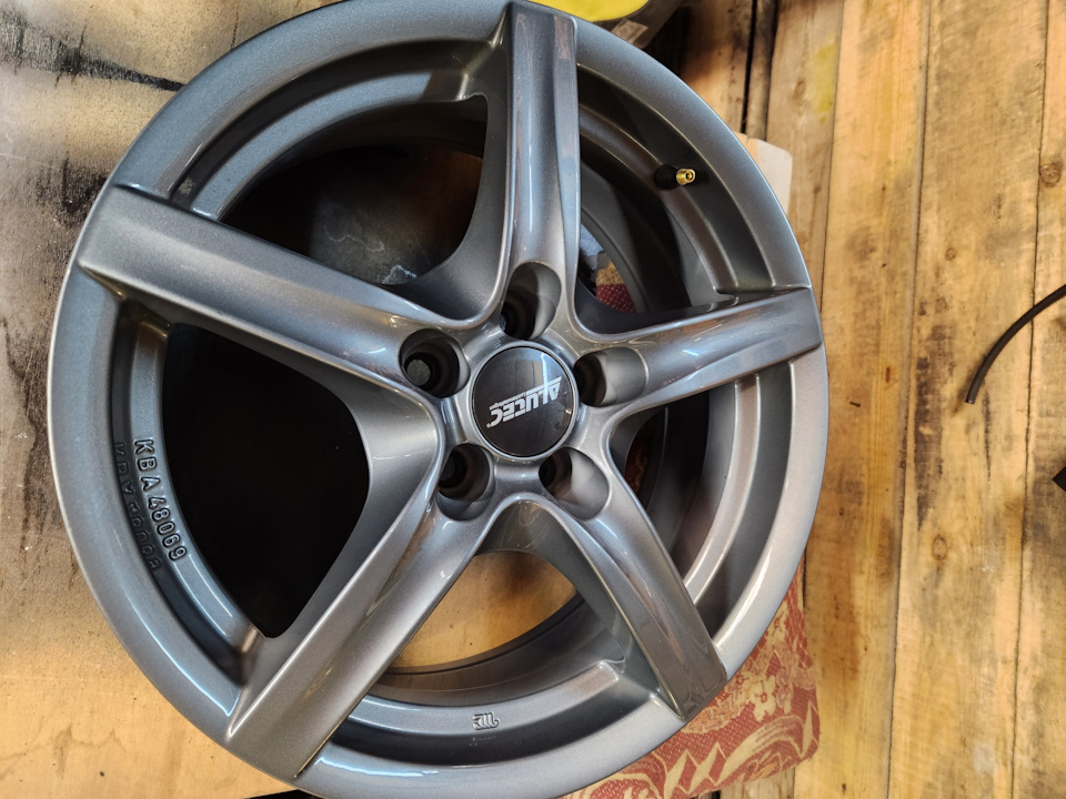 Литые диски Alutec 6,5Jx16 ET39 5x100. Б/у | 23 000 ₽ в городе Санкт ...