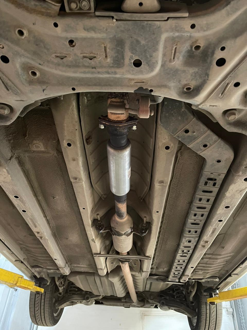 прогорел катализатор. катализатор универсальный awg 175x100xl400 d55. авто без катализатора. удаление катализатора. каталитический нейтрализатор выхлопная система.