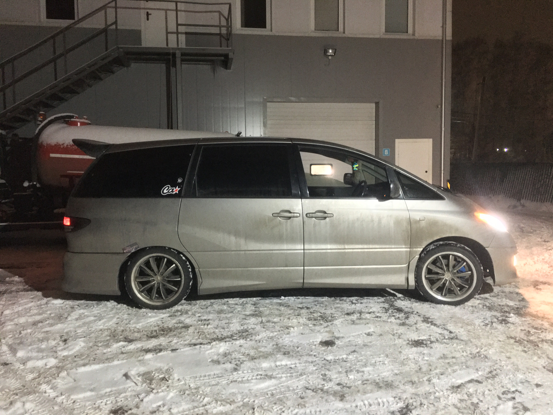 Toyota Estima 2001 Tuning