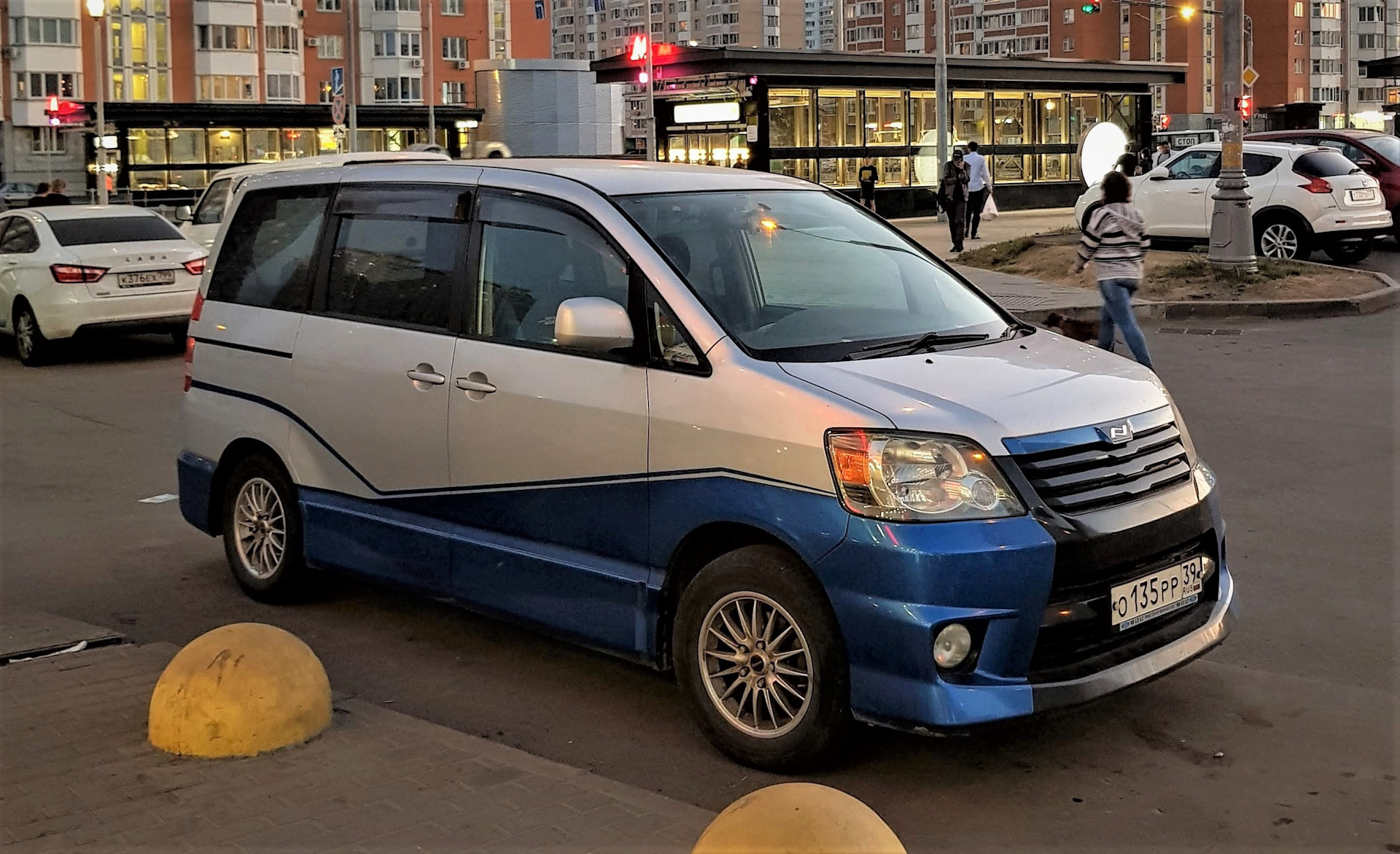 Дром москва тойота. Тойота Ноах отзывы владельцев. Toyota Noah отзывы.