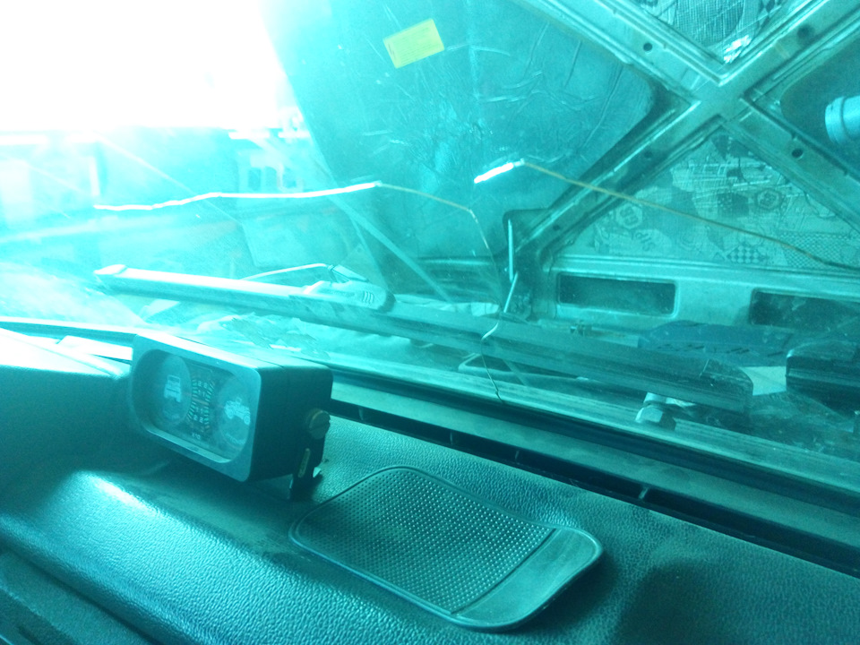 Замена лобового стекла — Lada 4x4 5D, 1,7 л, 2012 года | своими руками ...