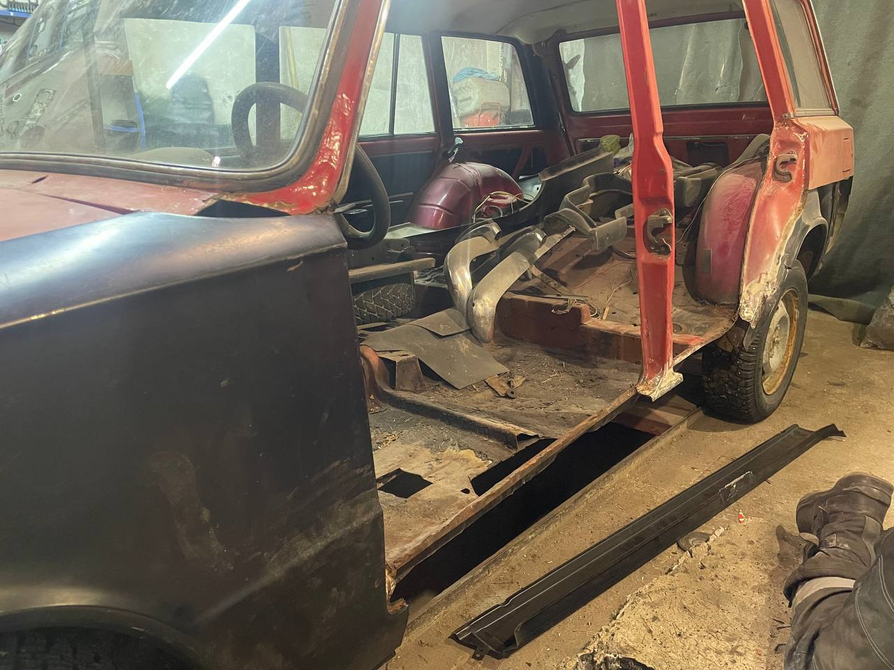 порог кузова опель астра h 3 двери. передний левый порог. кия серато порог левый. порог правый форд мондео 4. передний левый порог.