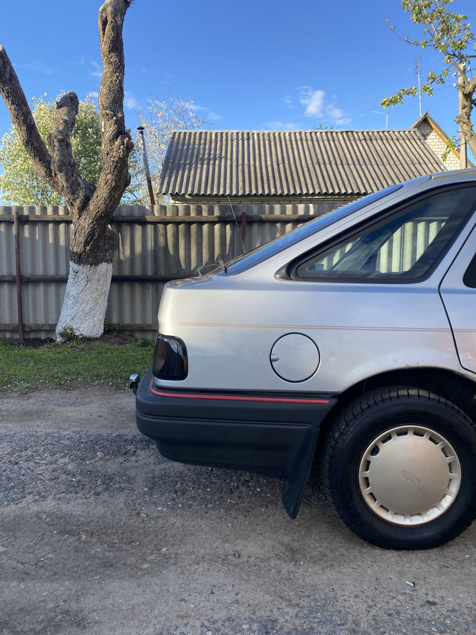 Полоски на кузове Sierra — Ford Sierra, 2 л, 1987 года | аксессуары | DRIVE2