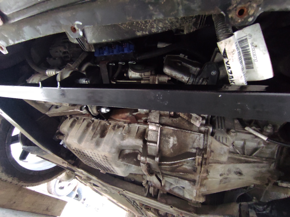 на месте #1 — Lada Vesta SW (1G). Запчасти на фото: 8450008737