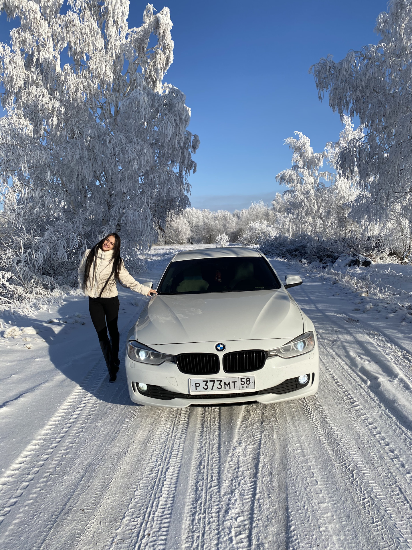 Зима 24. БМВ 3 2017 зимой. БМВ м3 2022 зимой. BMW ф30 зима. БМВ 3 2007 белая зимой.