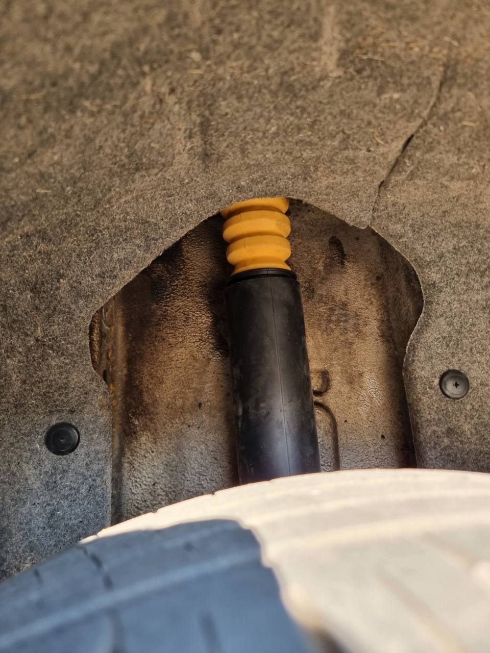 Втулки стабилизатора мазда 3. Втулка стабилизатора мазда 3 bk. Мазда 3 втулки стабилизатора передние они с металлическим. Втулки переднего стабилизатора мазда 3. Втулки стабилизатора мазда 3 бк.