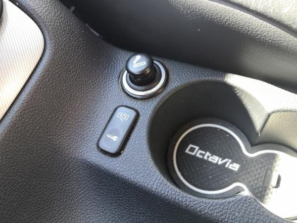 Оригинальная подсветка прикуривателя — Skoda Octavia RS A5 Mk2, 2 л ...