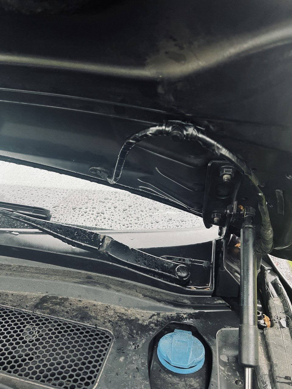 Замена неисправного обратного клапана омывателя лобового стекла Toyota ...