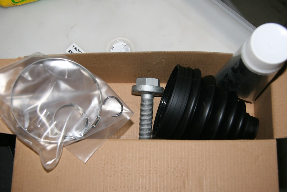 ТО 260К км: новое масло в раздатке, пыльник переднего ШРУСа — Mercedes ...