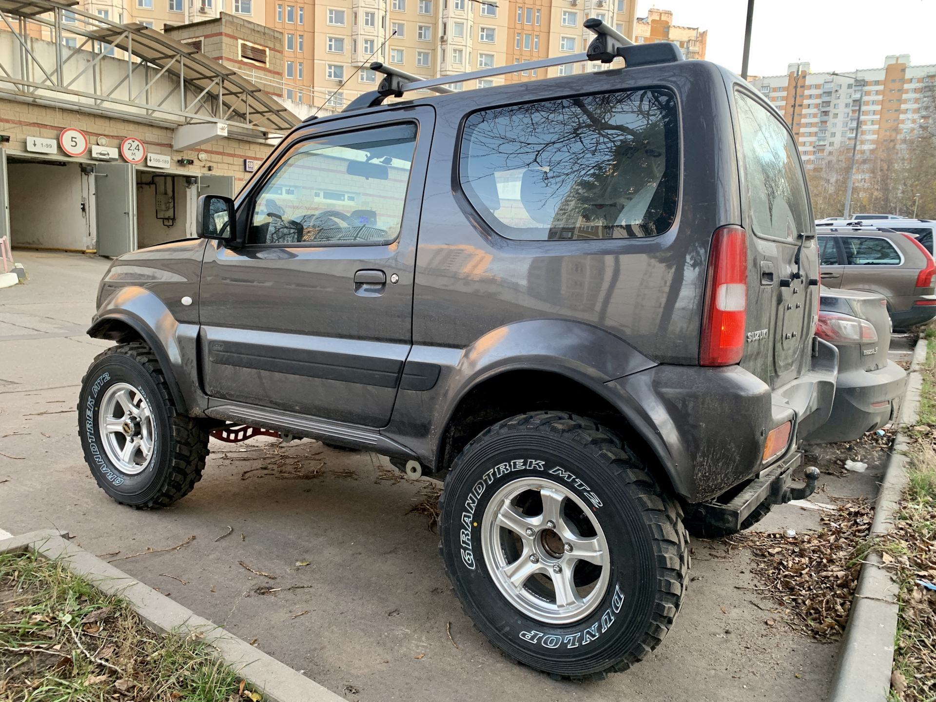 Suzuki Jimny серый