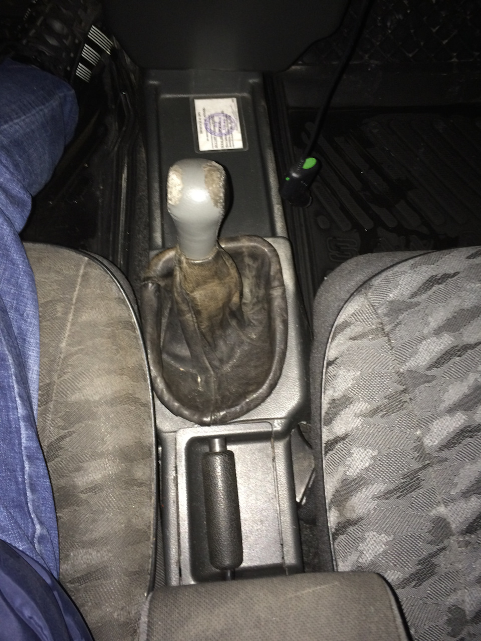 Снятие передних сидений, установка воздуховодов тоннеля от 2115 part 2 ...