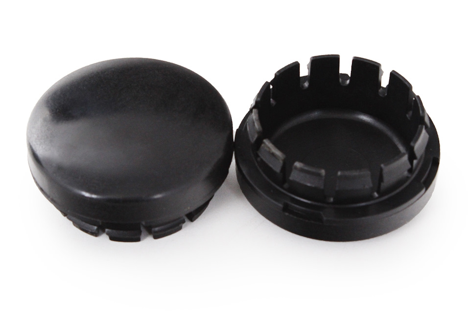 Колпачки передних ступиц ВАЗ на Логан — Renault Logan (1G), 1,6 л, 2007 ...