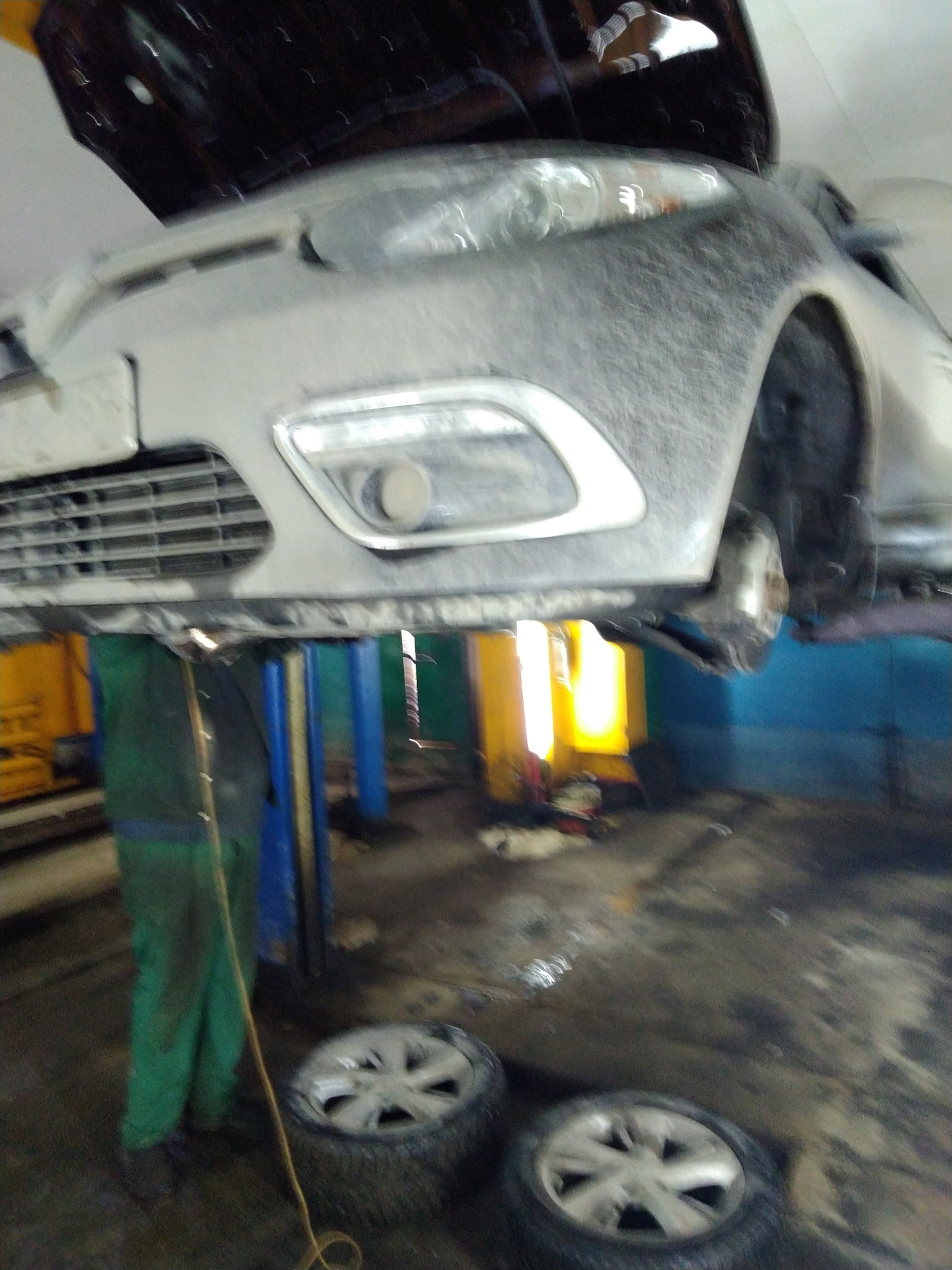 Замена стоек стабилизатора — Renault Fluence, 1,6 л, 2014 года ...