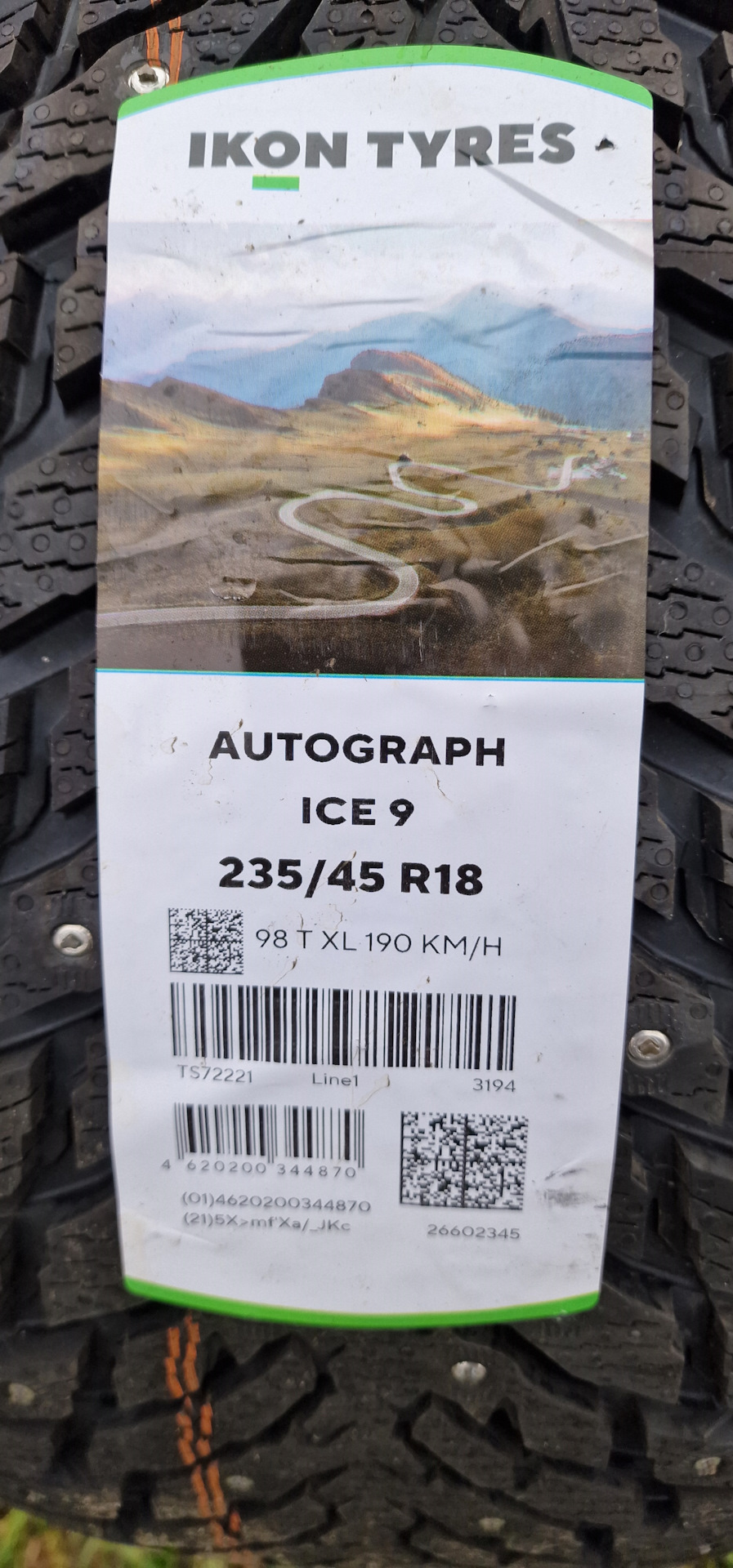 Фото в бортжурнале Chevrolet Orlando  (1G). Запчасти на фото: Ikon Autograph Ice 9 235/45R18