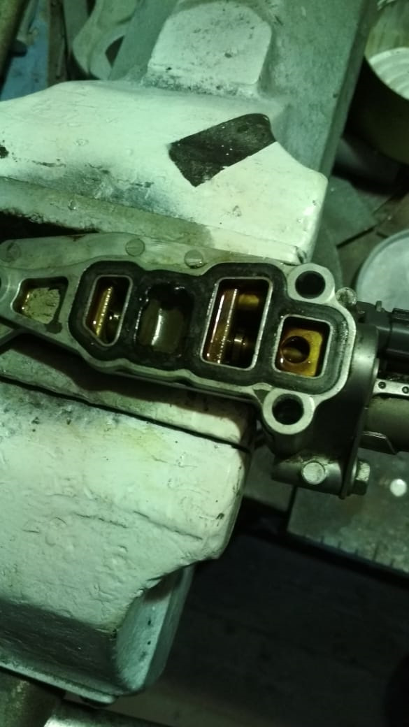 2. Течь со стороны клапана VTEC — Honda CR-V (RE), 2 л, 2007 года ...