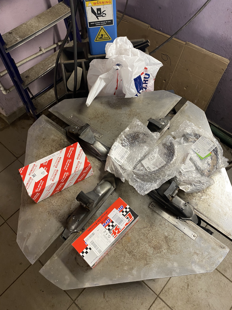 Замена передних колодок и колодок ручника — Toyota Camry (XV50), 2,5 л ...