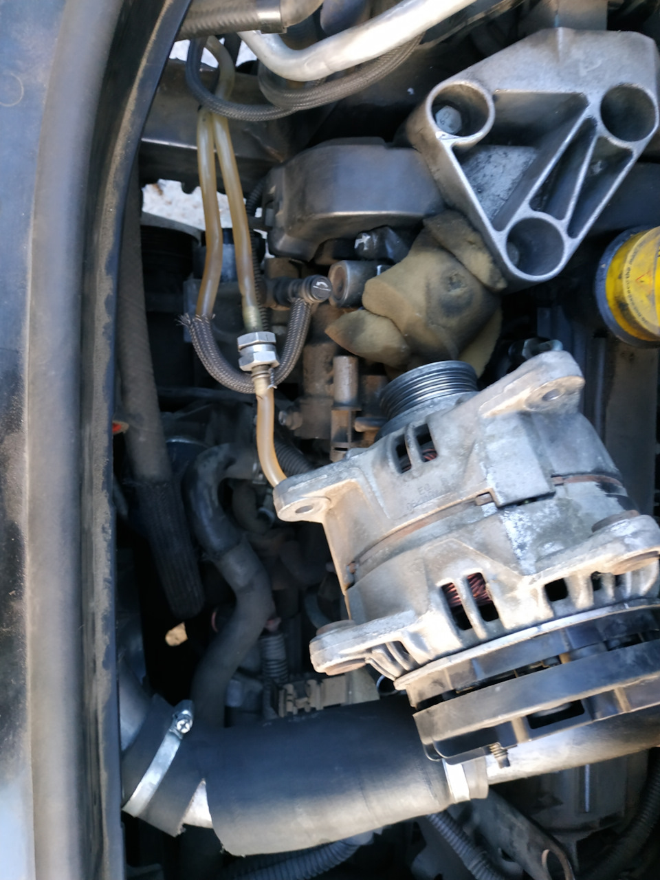 Вышел из строя ролик на генераторе и подшипники. — Renault Scenic II, 1 ...