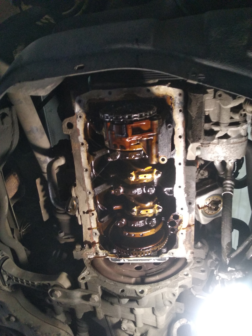 Как снять поддон двигателя гольф 7 Замена масляного поддона - Volkswagen Jetta IV, 1,8 л, 2001 года своими руками D