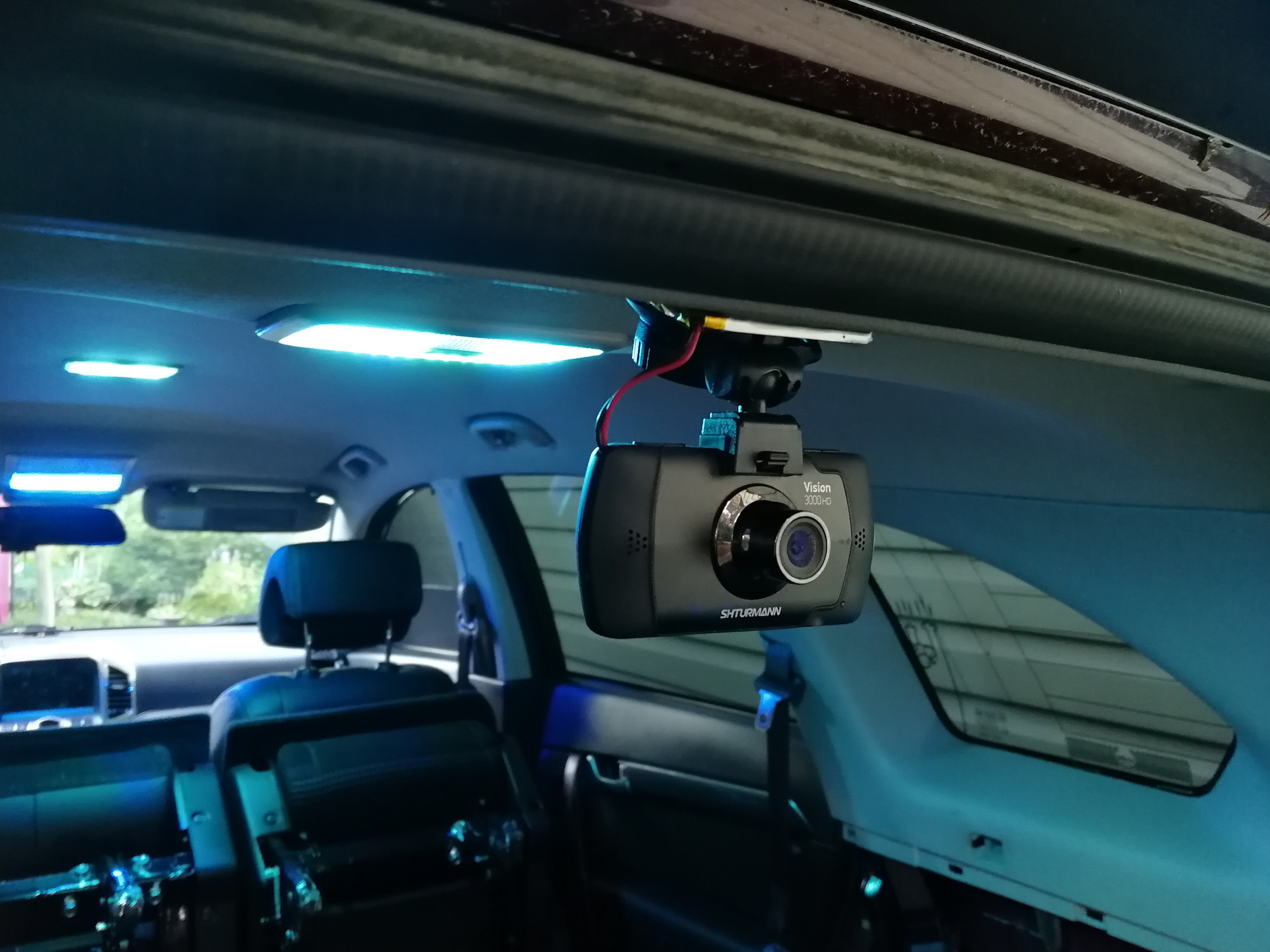 Видеорегистратор снимает внутри машины или снаружи