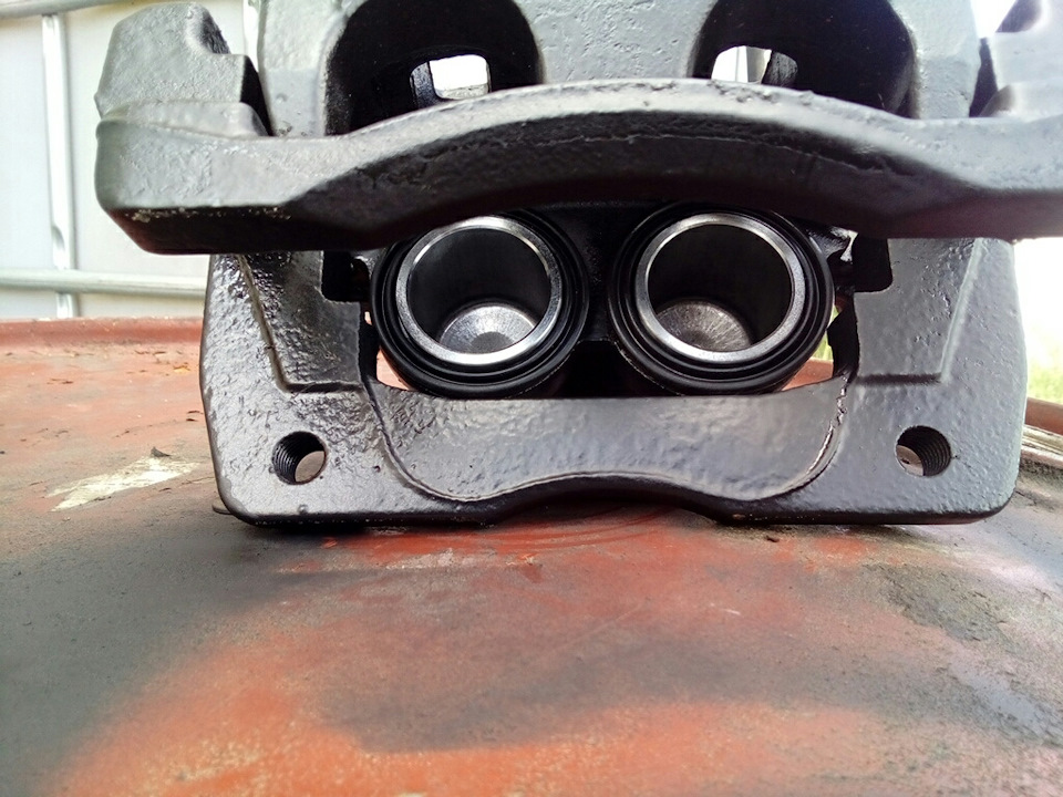 Двухпоршневые суппорта — Dodge Neon SRT4, 2,4 л, 2004 года | своими ...